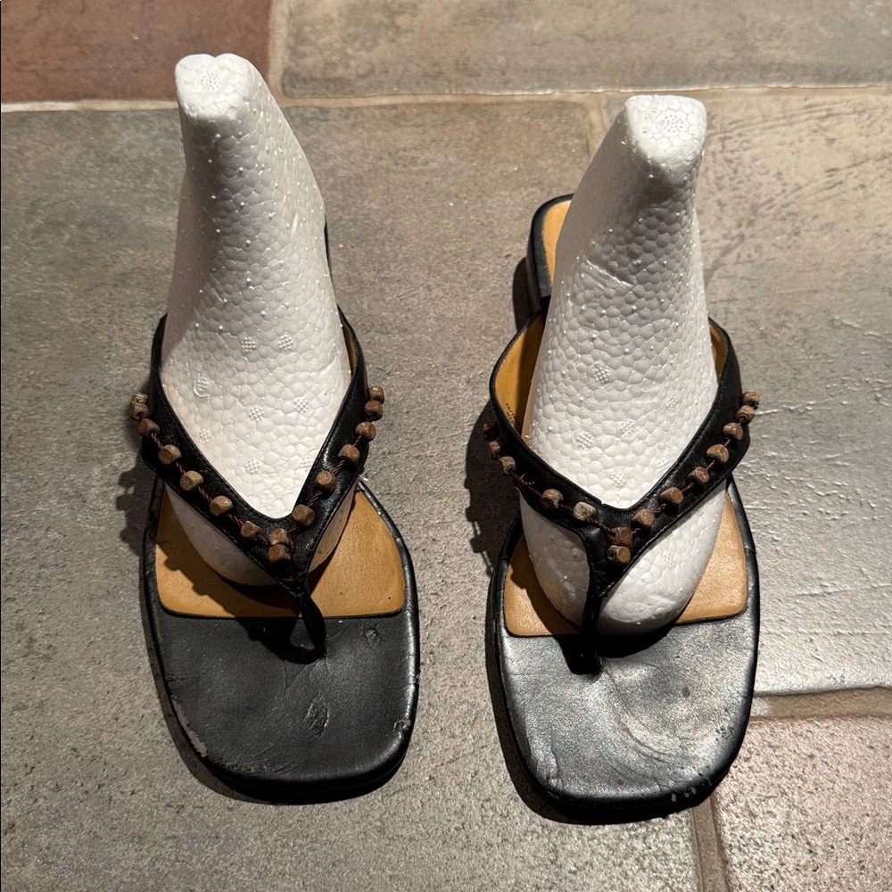 Liz Claiborne Brown leather wood Beads Flip Flops Sz 8.5 Villager Thong Sandals
